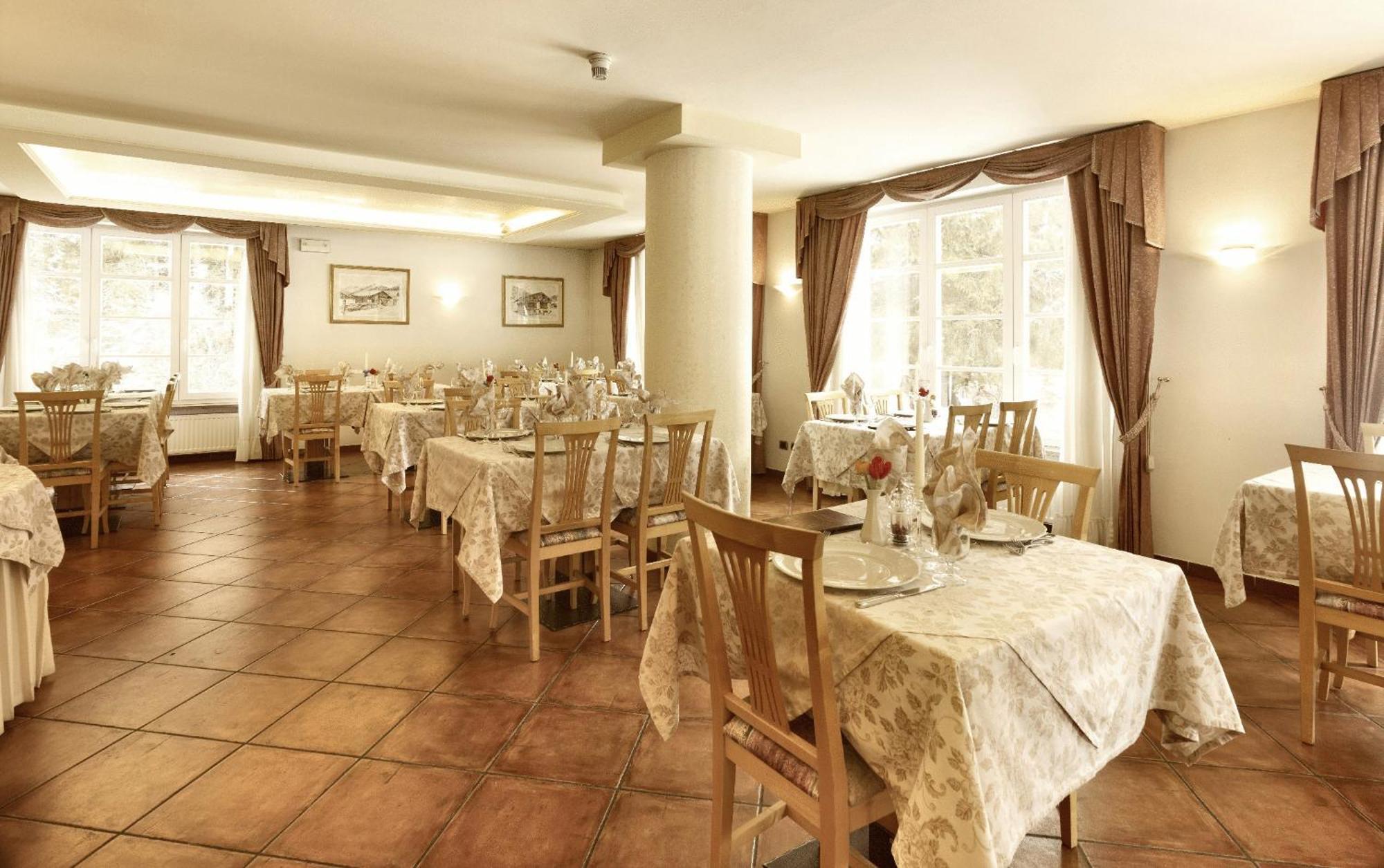 Hotel Majon Miramonti Канацеї Екстер'єр фото