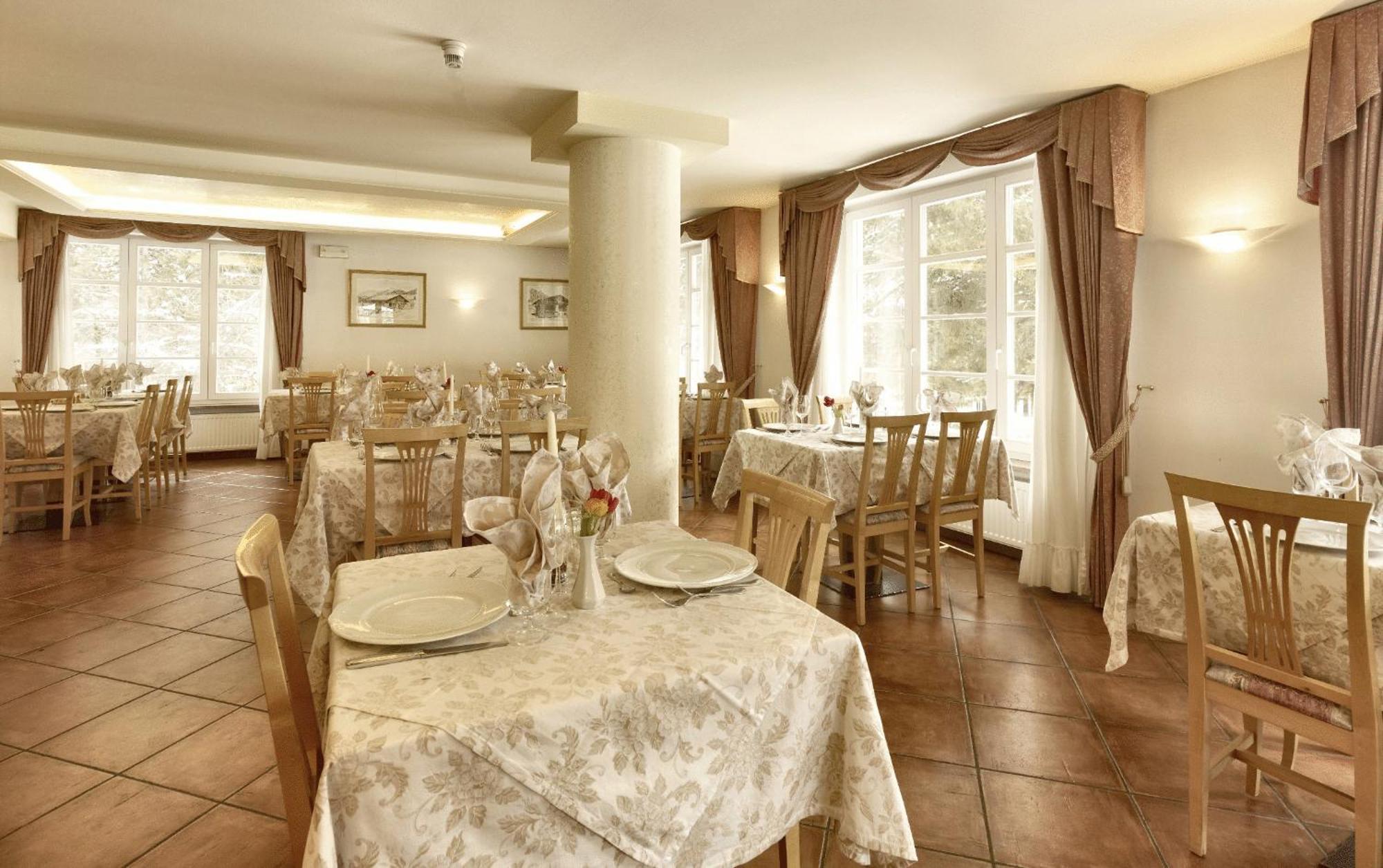 Hotel Majon Miramonti Канацеї Екстер'єр фото